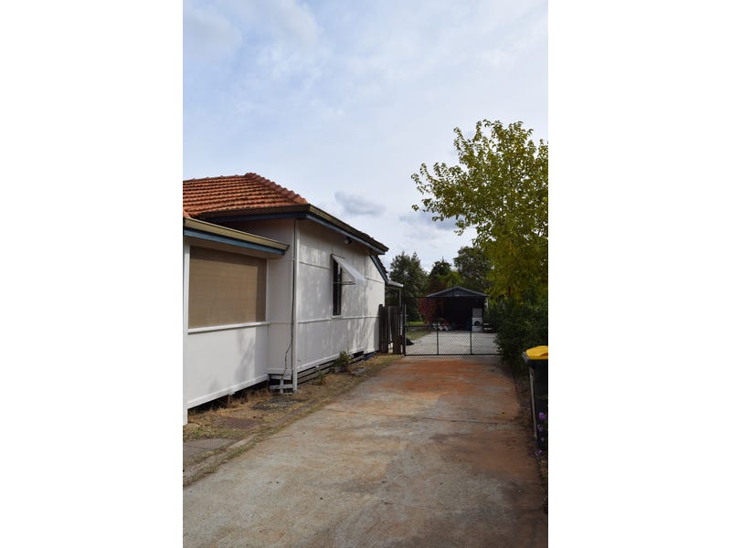 Tidy Cottage on Huge Subdivisible 4