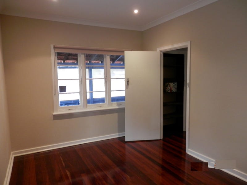 Tidy Cottage on Huge Subdivisible 7