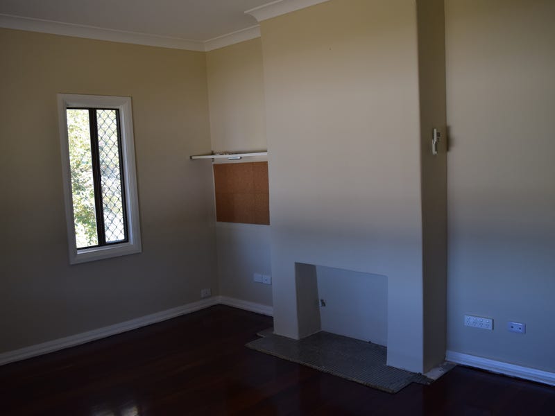 Tidy Cottage on Huge Subdivisible 8