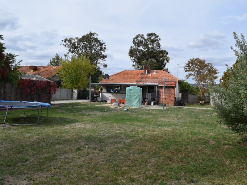 Tidy Cottage on Huge Subdivisible 11