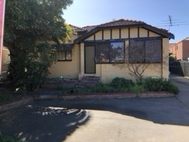 PRICE REDUCTION. Your chance to live in the sort after riverside gardens precinct of Bayswater