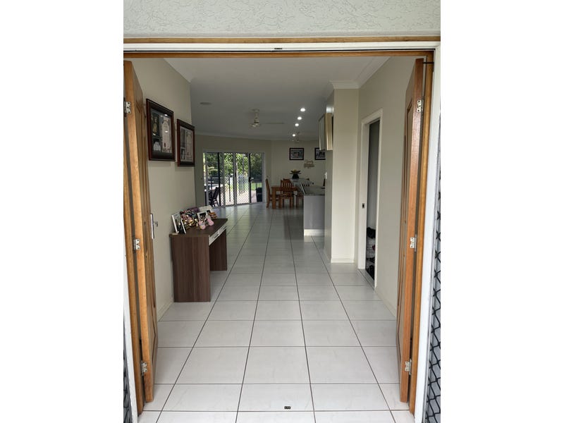 Immaculate 5 bedroom home with 2