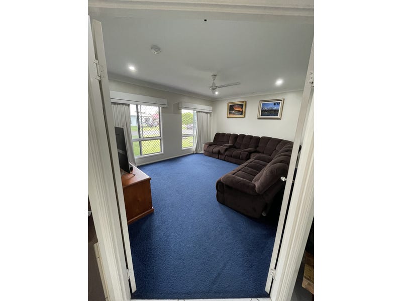 Immaculate 5 bedroom home with 4