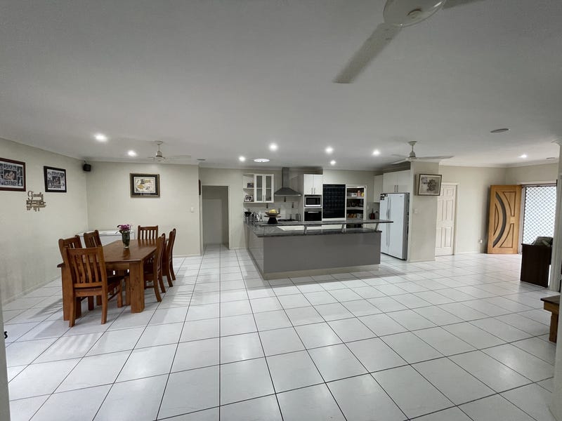 Immaculate 5 bedroom home with 6