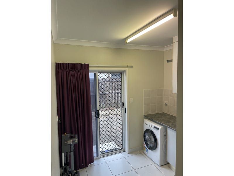 Immaculate 5 bedroom home with 10