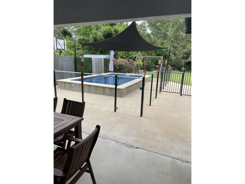 Immaculate 5 bedroom home with 21