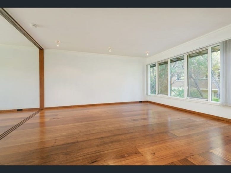 SPACIOUS ONE BEDROOM APARTMENT 2