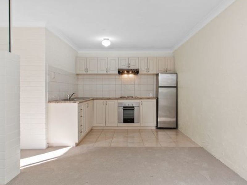 Unit 26 Sandringham Village, 169 4