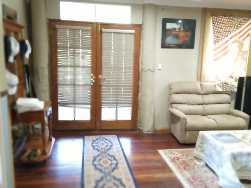 HOME FOR SALE 4/5/6 beds 4