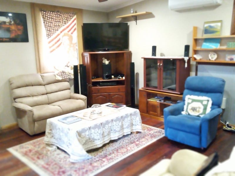 HOME FOR SALE 4/5/6 beds 5