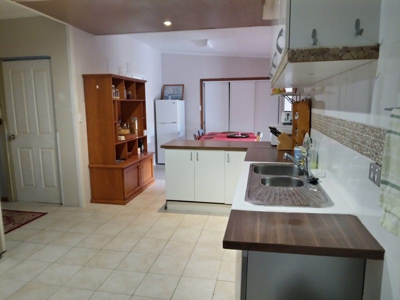 HOME FOR SALE 4/5/6 beds 8