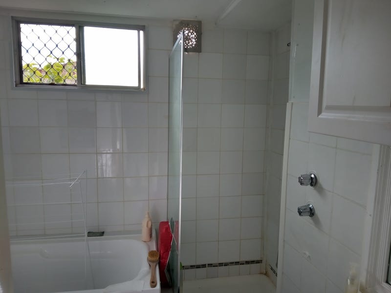HOME FOR SALE 4/5/6 beds 12