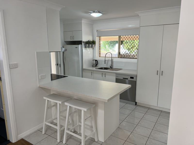 Renovated 3 Bedroom Villa – 12