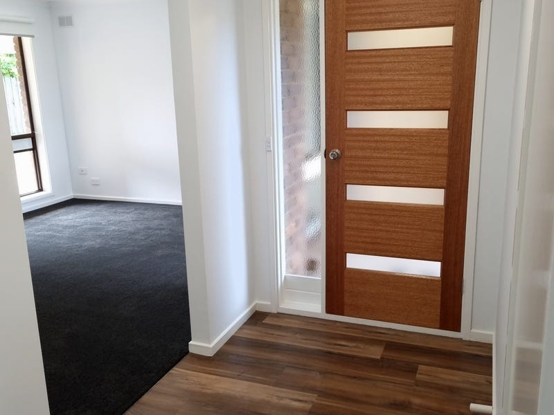 Newly Renovated Bright and Spacious 13