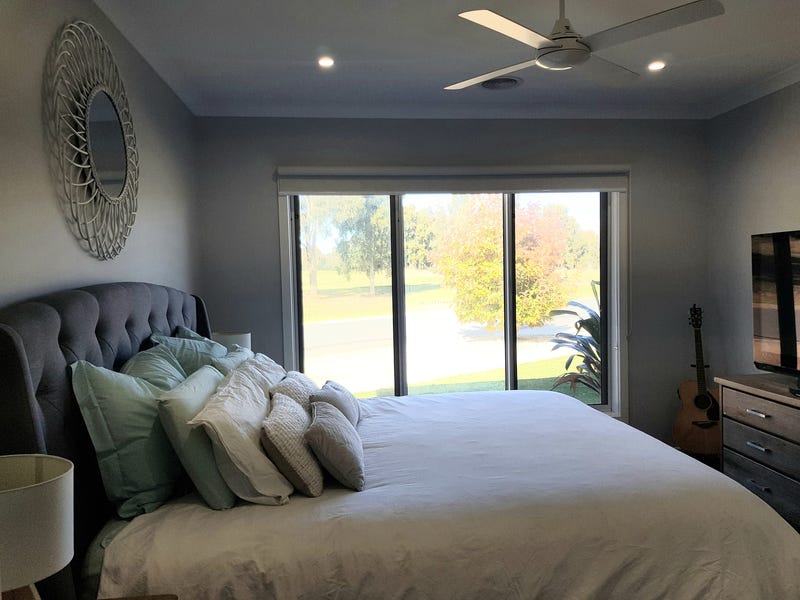 Golf course views with private 8