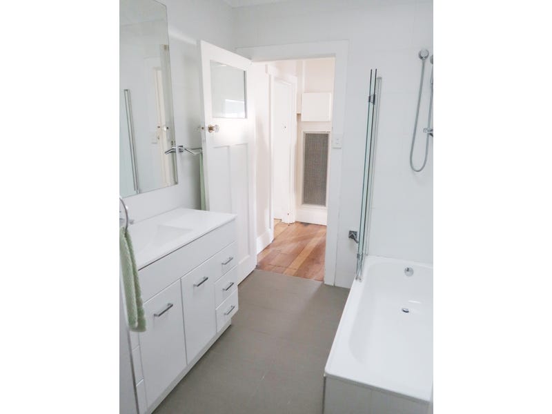 Magnificently Positioned in “Ardrie Park 8