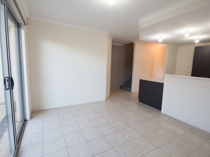 Townhouse For Sale In East 8