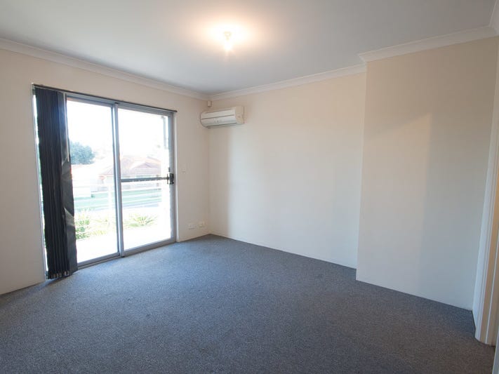 Townhouse For Sale In East 12