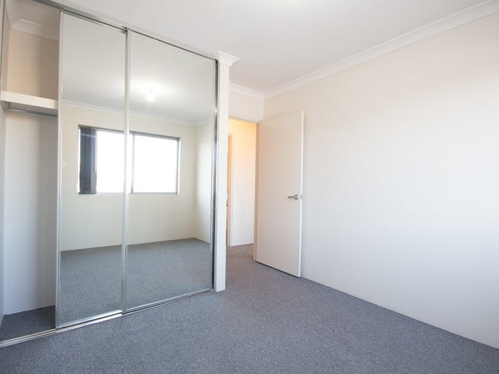 Townhouse For Sale In East 15