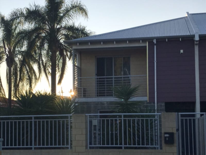 Townhouse For Sale In East 24