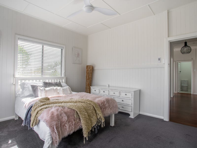 COMPLETELY RENOVATED IN CBD 4