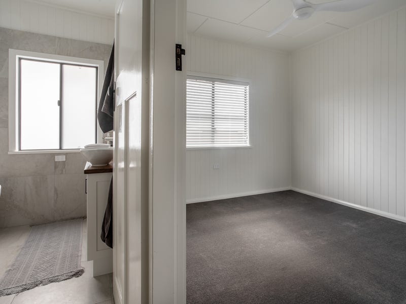 COMPLETELY RENOVATED IN CBD 6