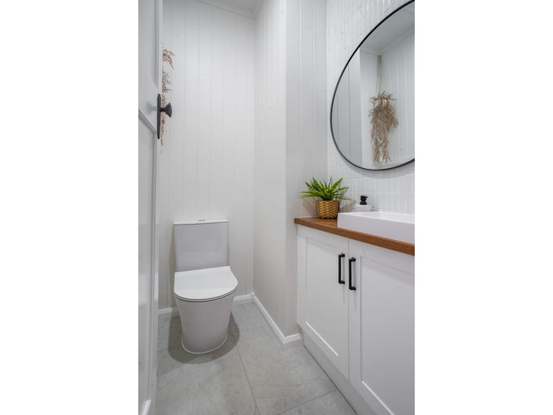 COMPLETELY RENOVATED IN CBD 7