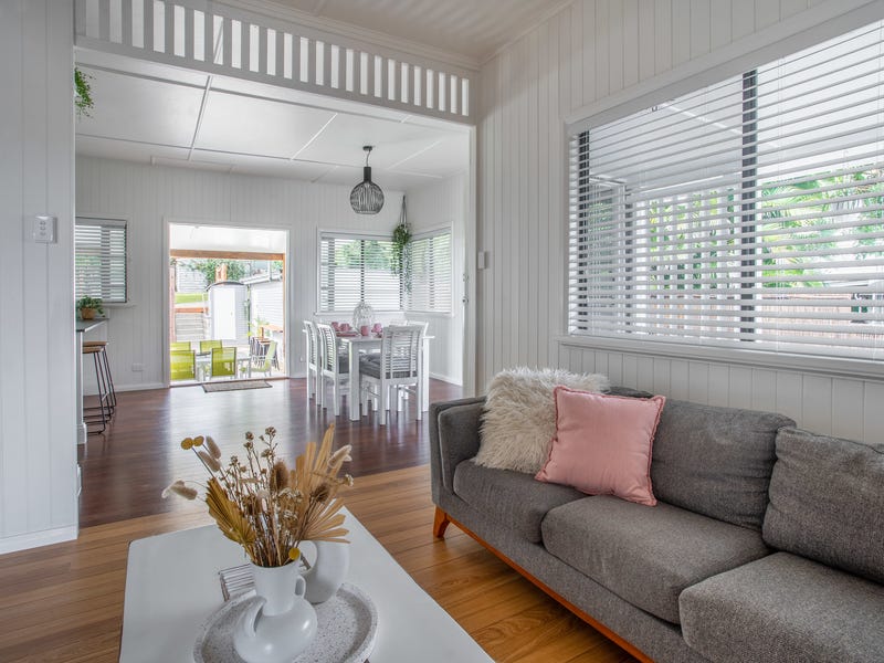 COMPLETELY RENOVATED IN CBD 8