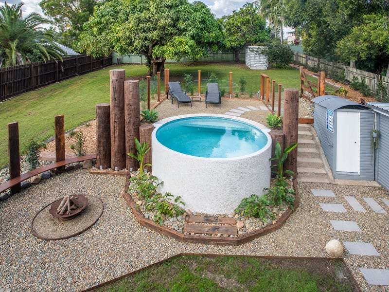 COMPLETELY RENOVATED IN CBD 24
