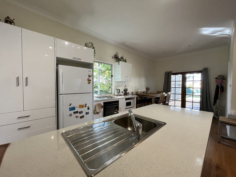 Peaceful Tabrett Street Home 3