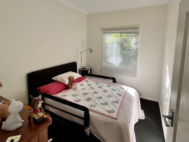 Peaceful Tabrett Street Home 10