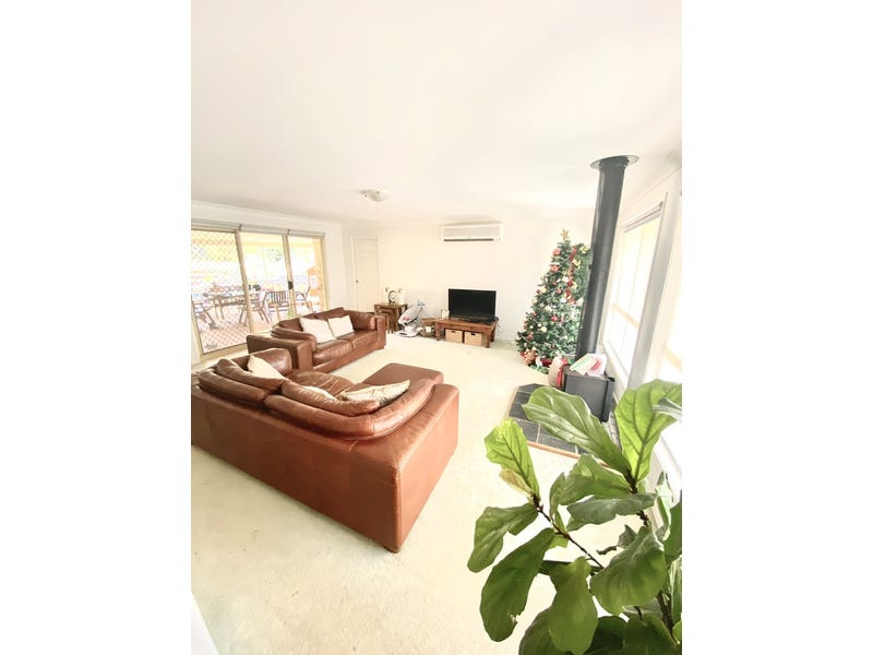 Beautiful home in quiet cul 8