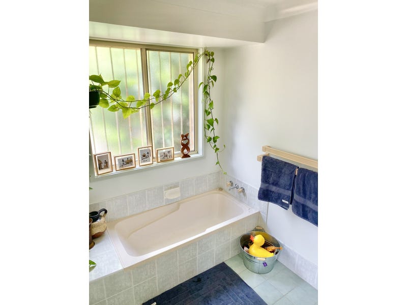 Beautiful home in quiet cul 15