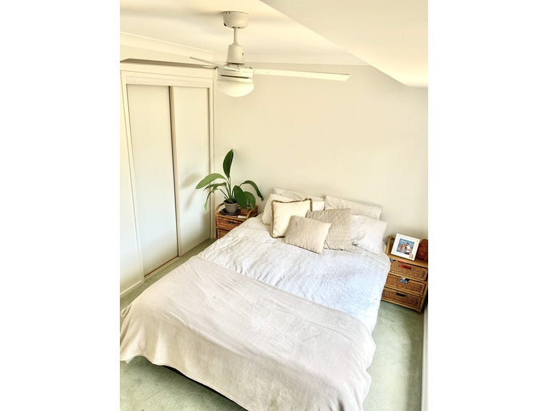 Beautiful home in quiet cul 20