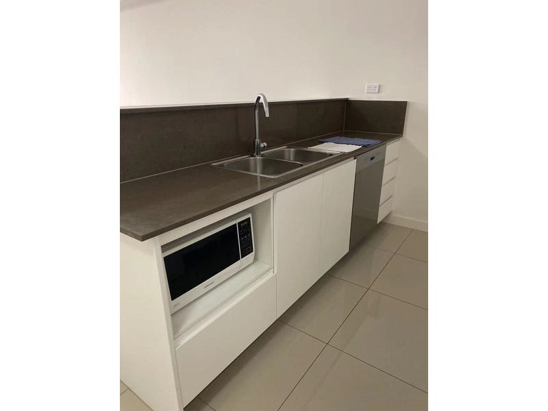 2 Bed 2 Bath 1 5