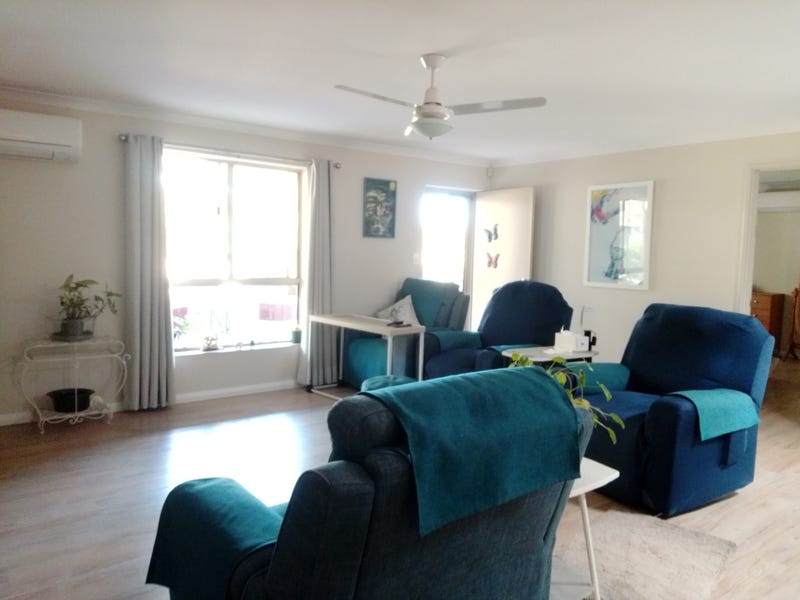 UNIQUE 3 BED HOME ON 8