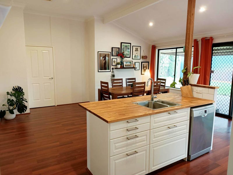 Light and Bright Family Home 3