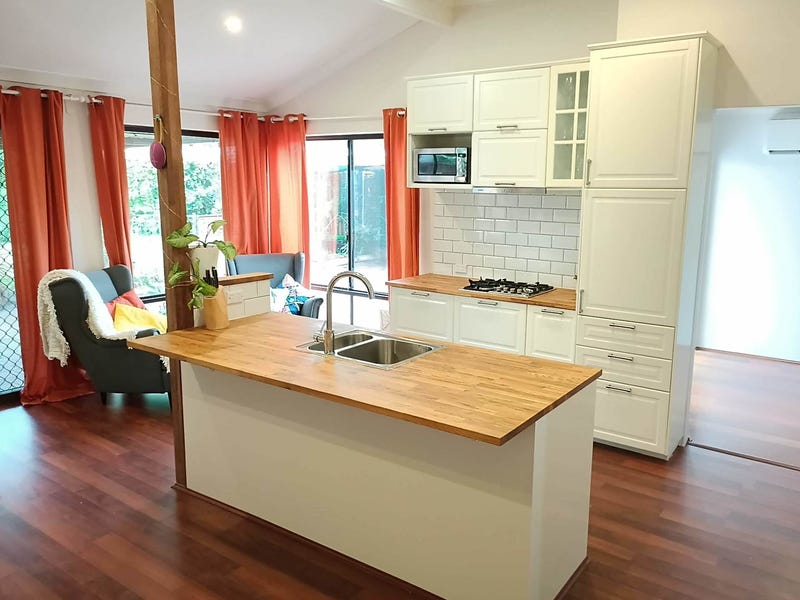 Light and Bright Family Home 4