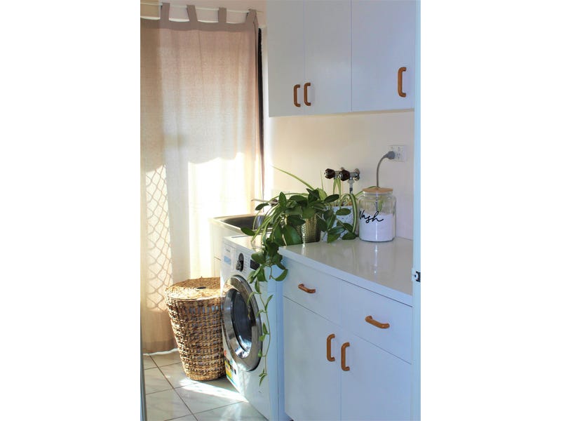 Light and Bright Family Home 12