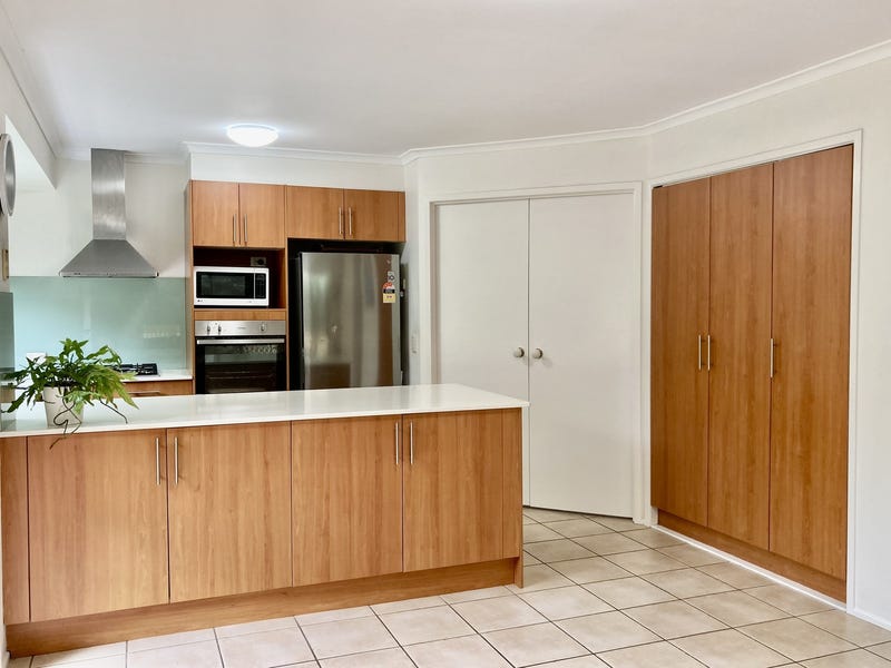 SOLD $808,000 7