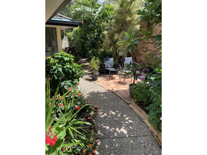 SOLD $808,000 27