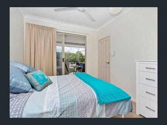 TOP FLOOR – TOP LOCATION! 4