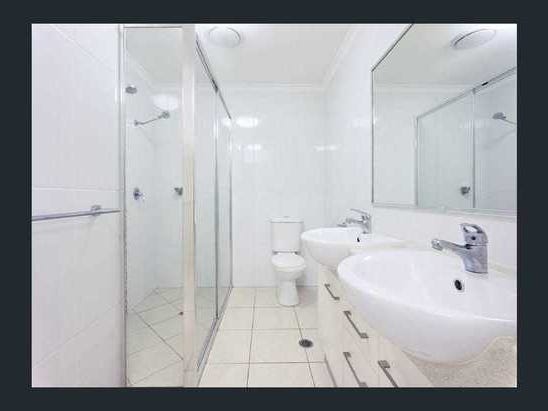 TOP FLOOR – TOP LOCATION! 5