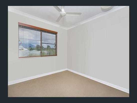 TOP FLOOR – TOP LOCATION! 6