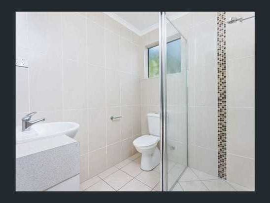 TOP FLOOR – TOP LOCATION! 7