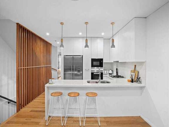 FOR SALE  Multi-level Terrace 2