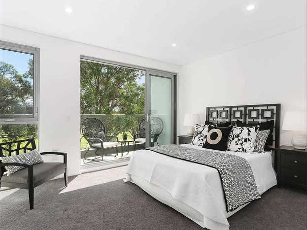 FOR SALE  Multi-level Terrace 6