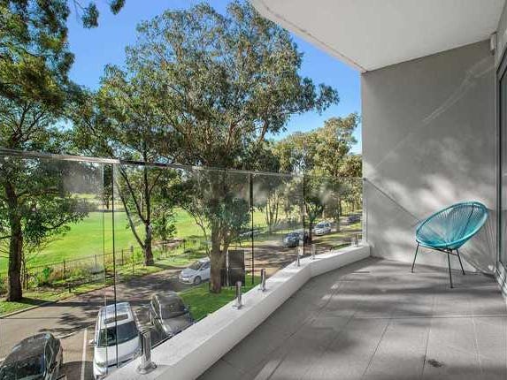 FOR SALE  Multi-level Terrace 8