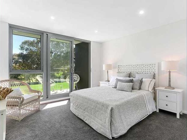 FOR SALE  Multi-level Terrace 9