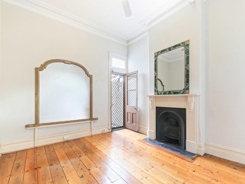 Lovely, Light-Filled Home with Large, 6